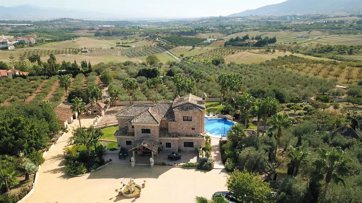 Finca - Cortijo for sale in Alhaurín de la Torre — photo 1