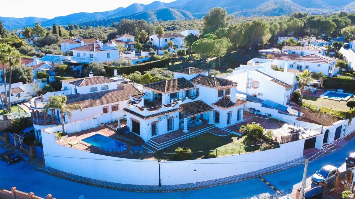 Detached Villa for sale in Alhaurín el Grande — photo 1