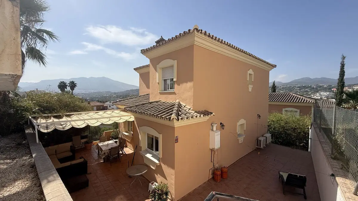 Detached Villa for sale in Coín — photo 1