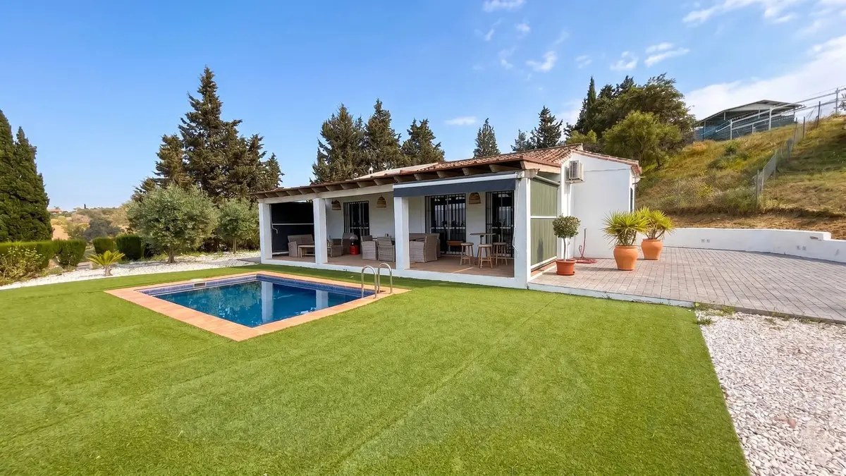Finca - Cortijo for sale in Coín — photo 1