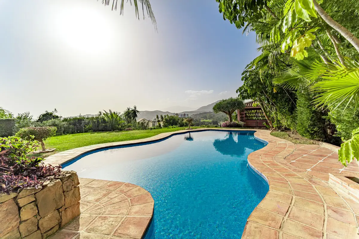 Detached Villa for sale in Benahavís — photo 1