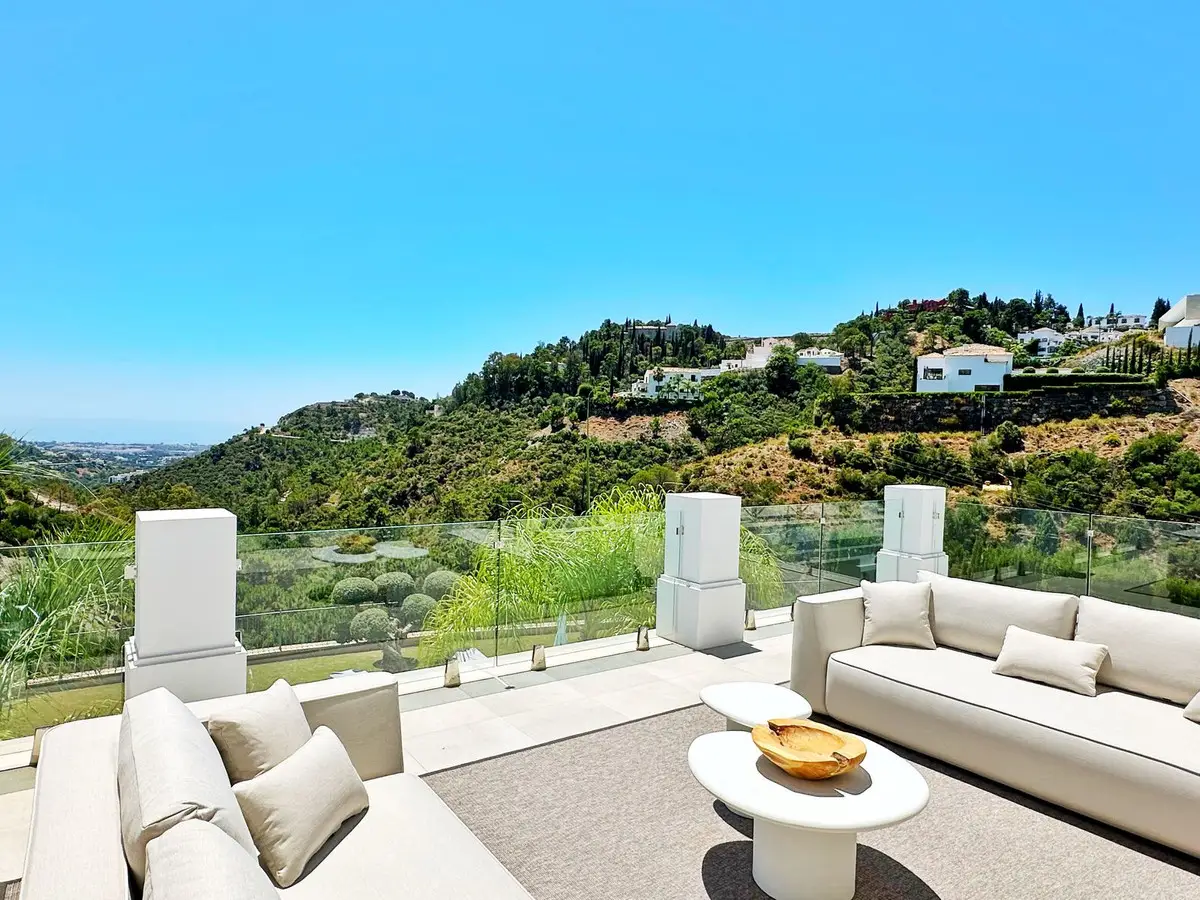 Detached Villa for sale in El Madroñal — photo 1