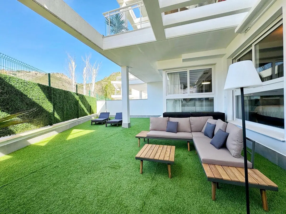 Ground Floor Apartment for sale in Benahavís — photo 1