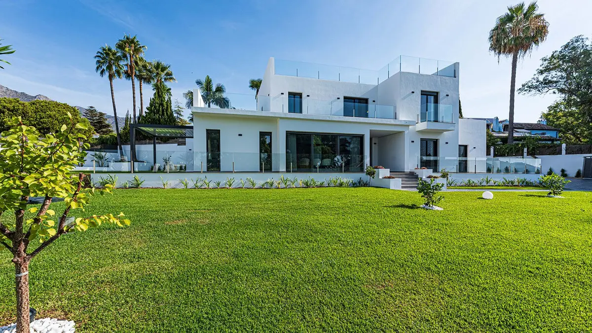 Detached Villa for sale in Marbella — photo 1
