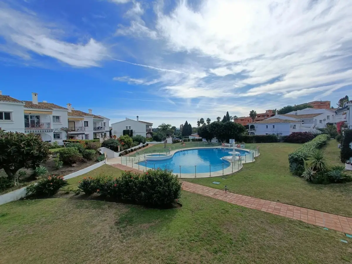 Top Floor Apartment for sale in Estepona — photo 1