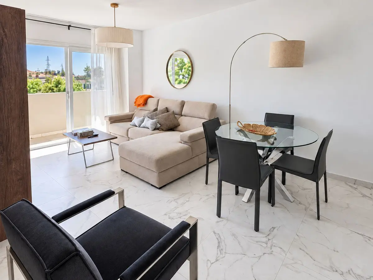 Middle Floor Apartment for sale in Nueva Andalucía — photo 1