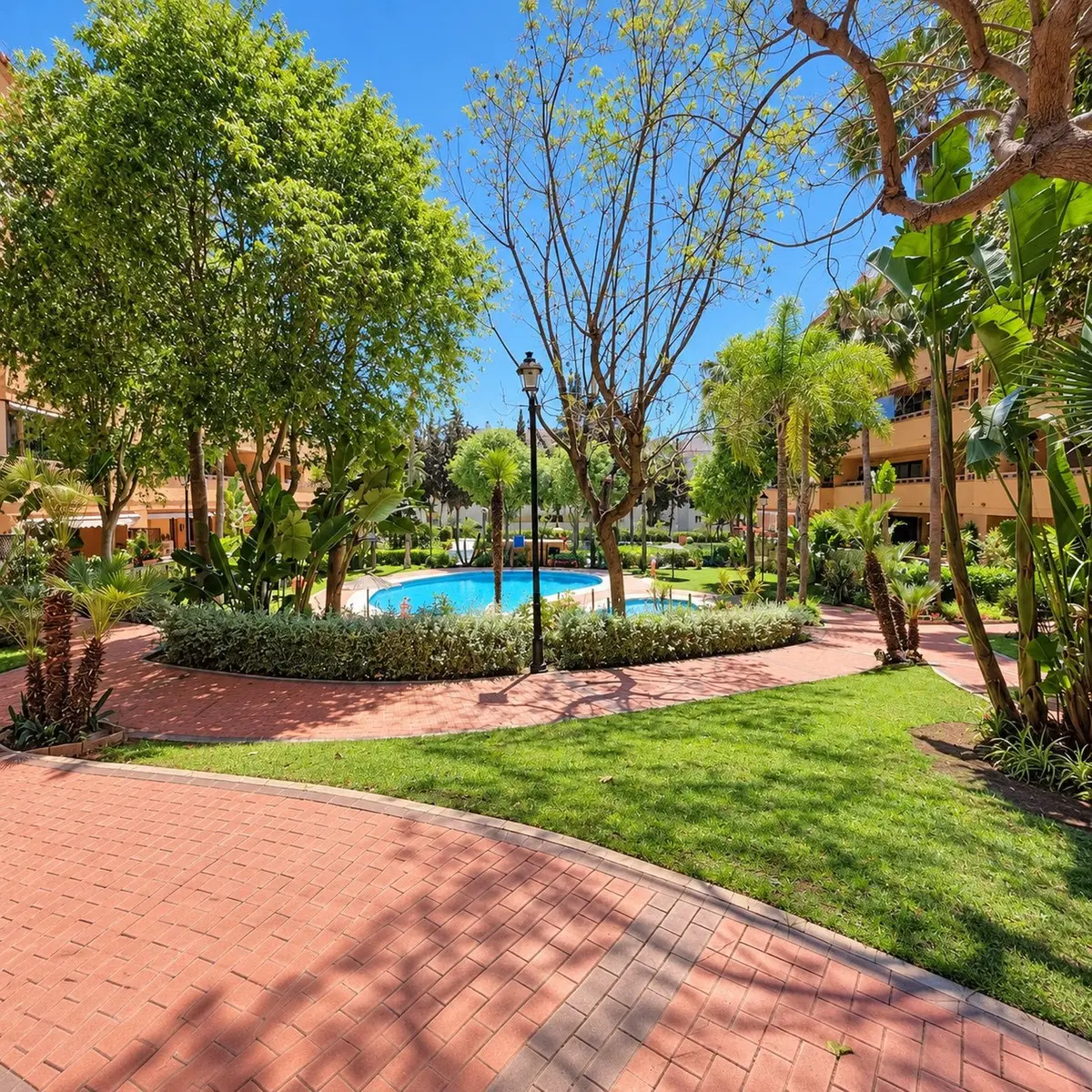 Middle Floor Apartment for sale in The Golden Mile — photo 1