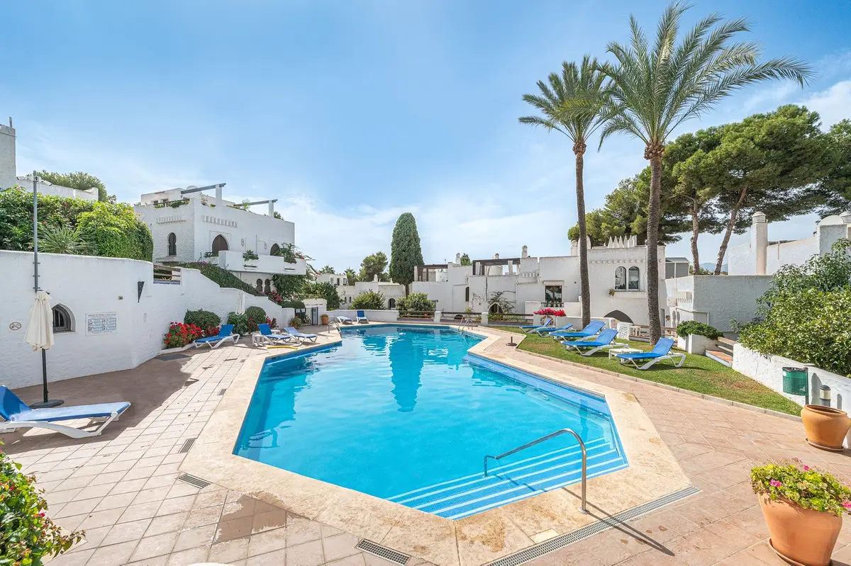 Townhouse for sale in Nueva Andalucía — photo 1
