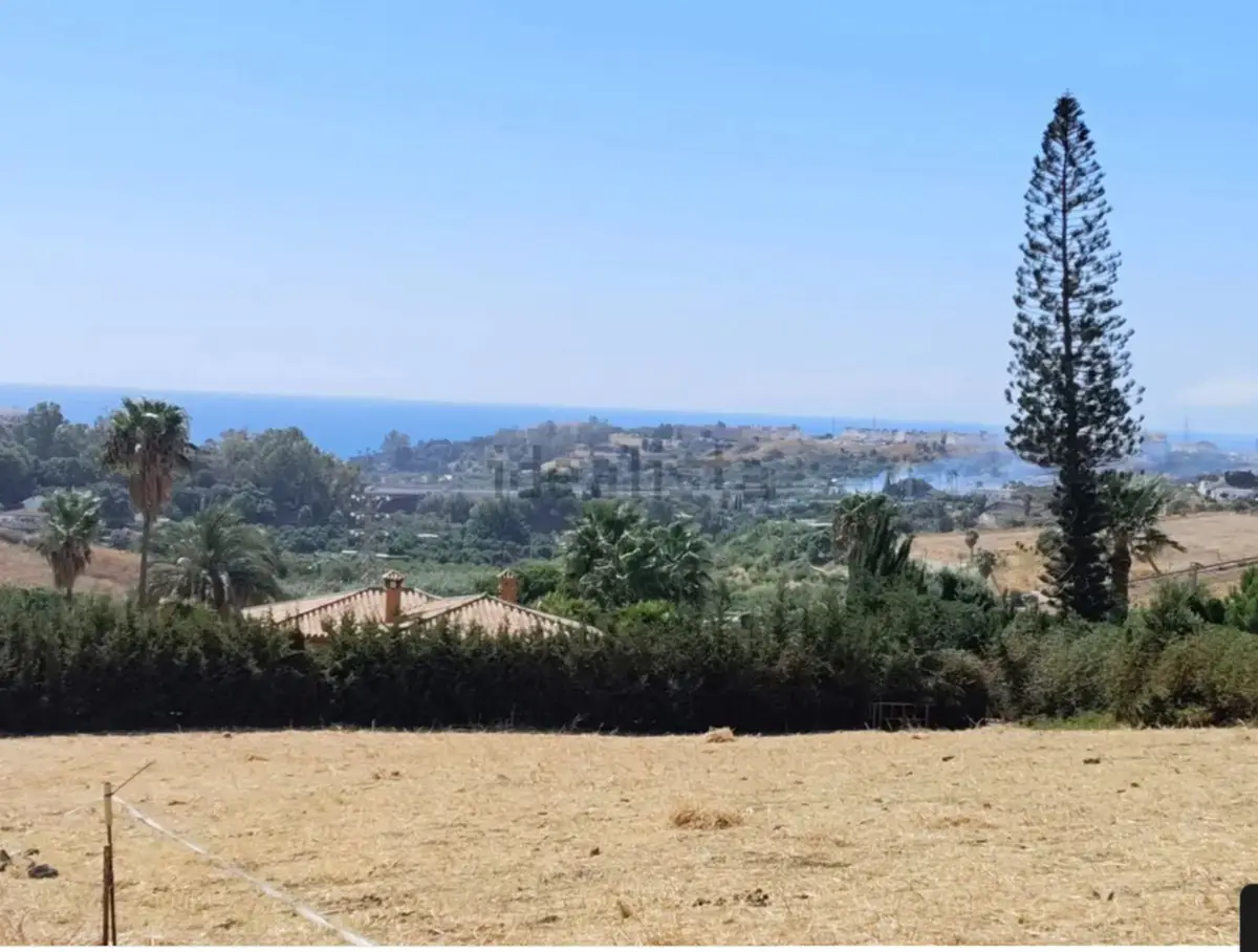 Land for sale in Estepona — photo 1