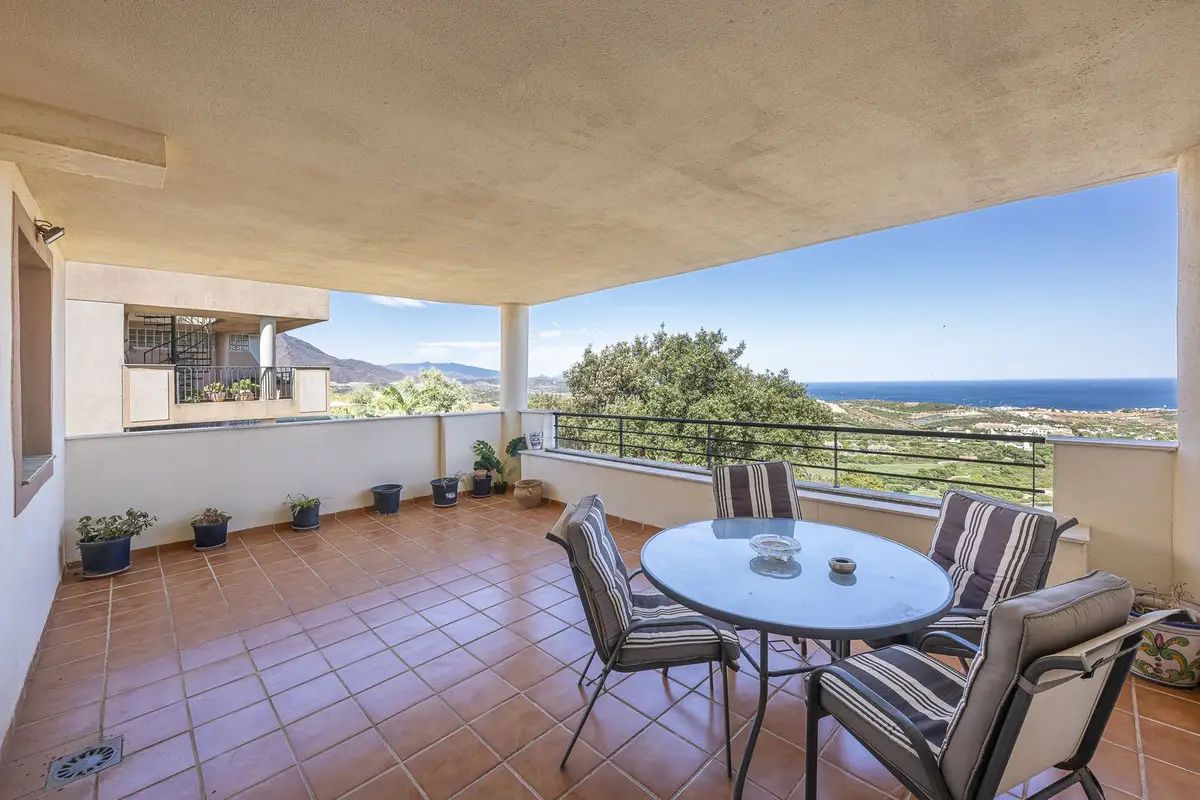 Middle Floor Apartment for sale in Casares Playa — photo 1