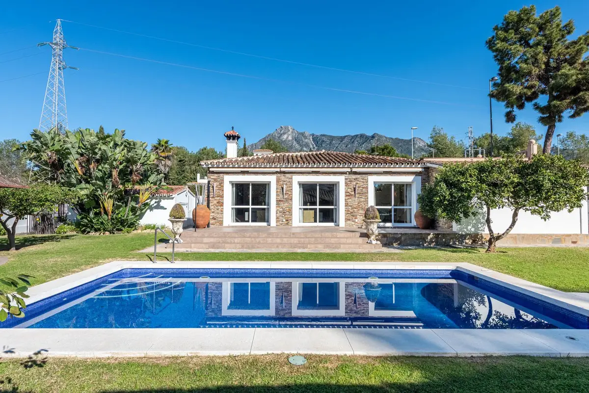 Detached Villa for sale in The Golden Mile — photo 1