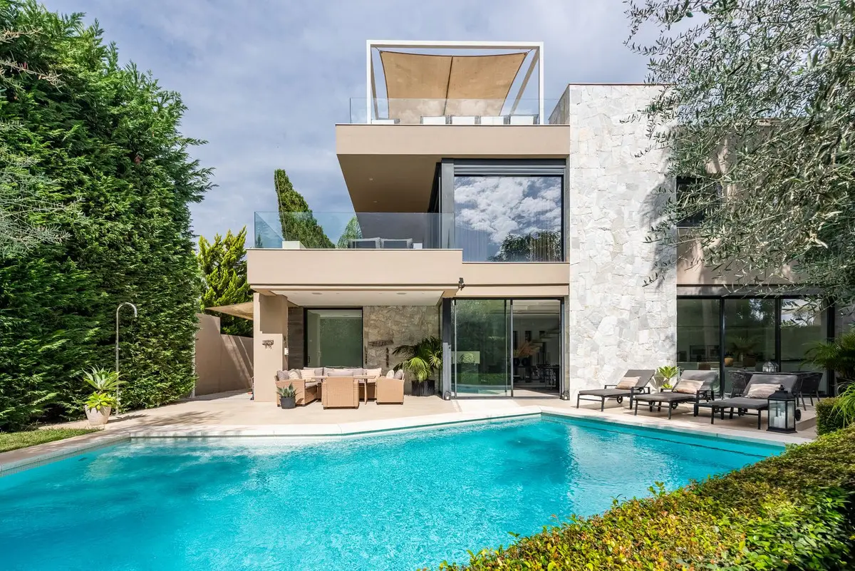 Detached Villa for sale in The Golden Mile — photo 1