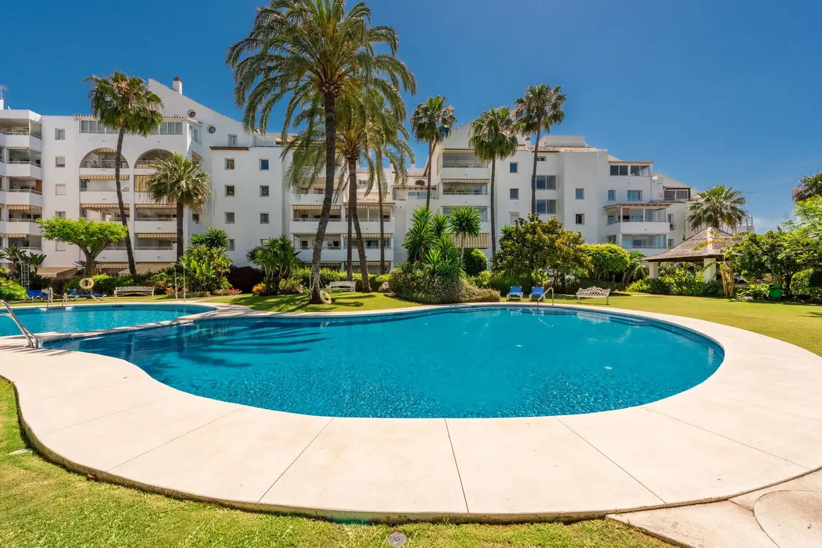 Middle Floor Apartment for sale in Atalaya — photo 1
