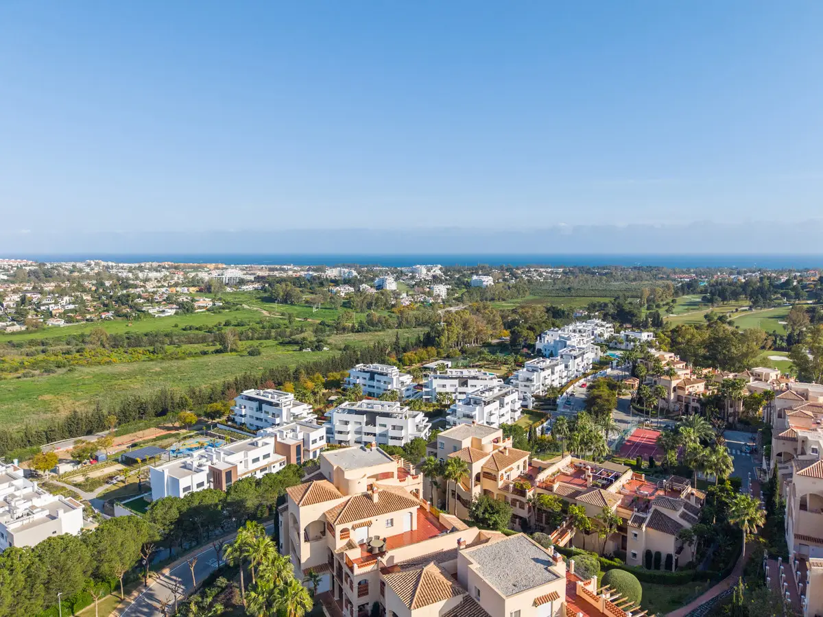 Ground Floor Apartment for sale in Estepona — photo 1