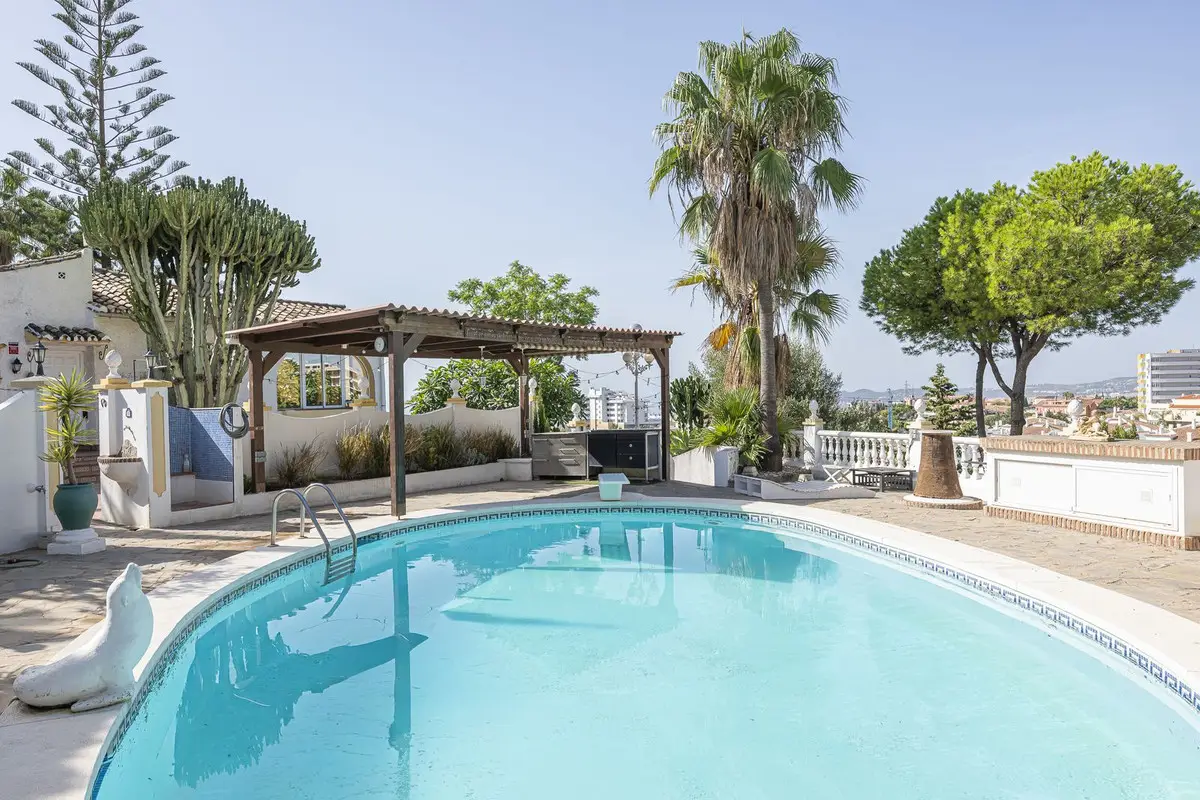 Detached Villa for sale in Fuengirola — photo 1