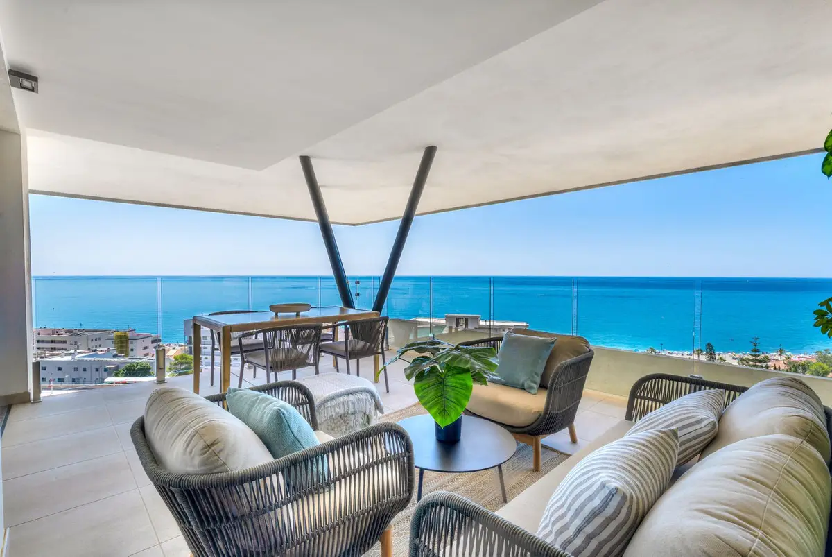 Middle Floor Apartment for sale in Fuengirola — photo 1