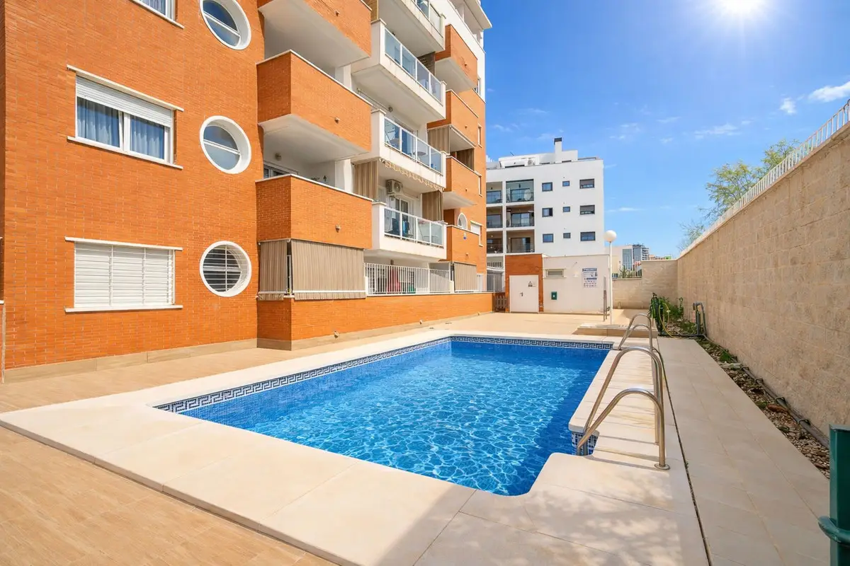 Middle Floor Apartment for sale in Fuengirola — photo 1