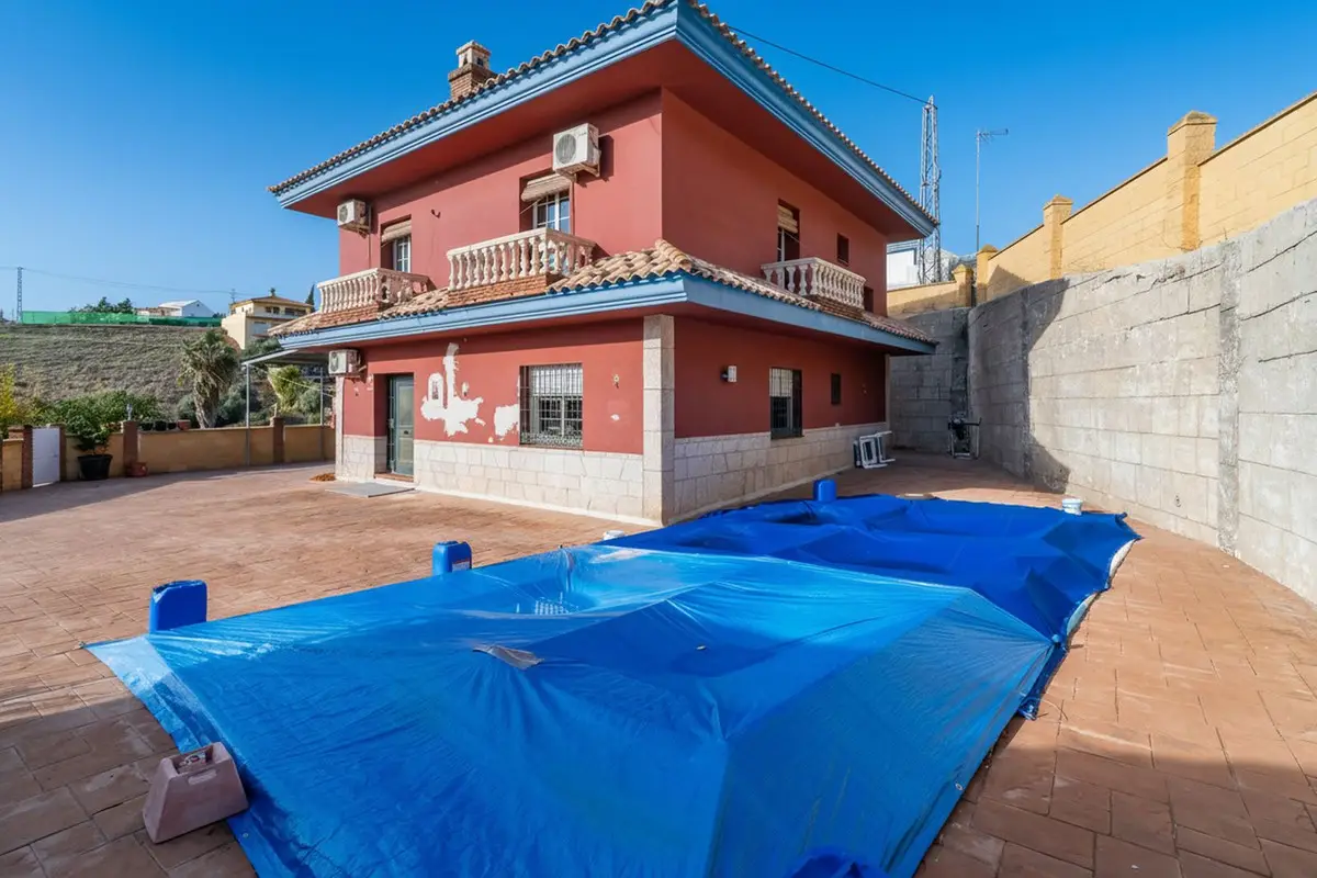 Detached Villa for sale in El Hornillo — photo 1