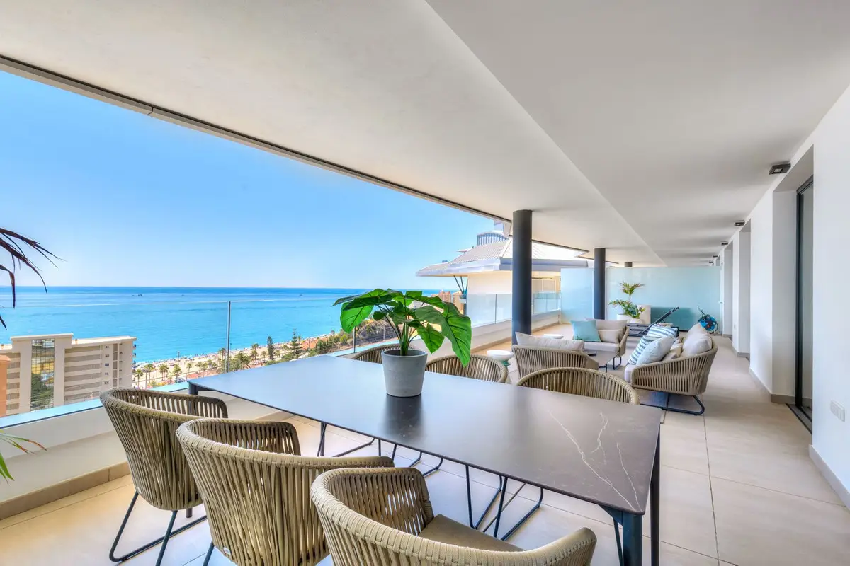 Middle Floor Apartment for sale in Fuengirola — photo 1