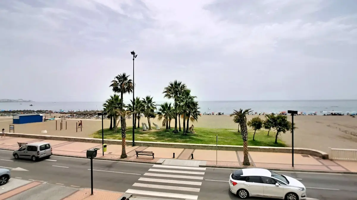Middle Floor Apartment for sale in Fuengirola — photo 1
