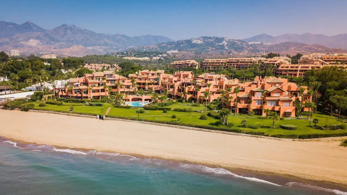 Ground Floor Apartment for sale in Los Monteros — photo 1