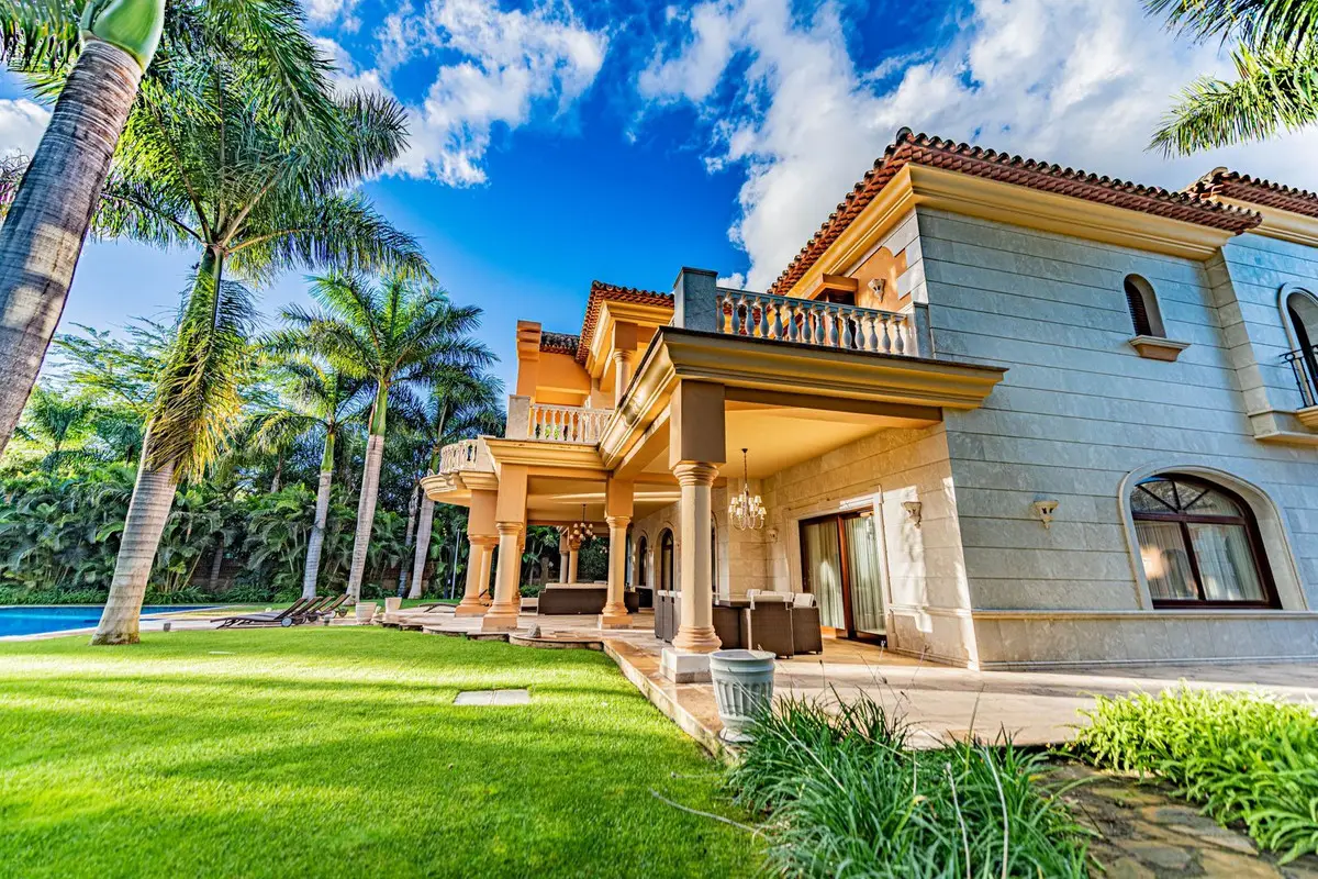 Detached Villa for sale in Guadalmina Baja — photo 1