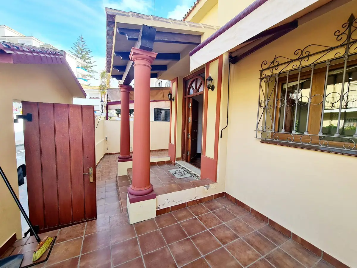 Semi-Detached House for sale in Fuengirola — photo 1