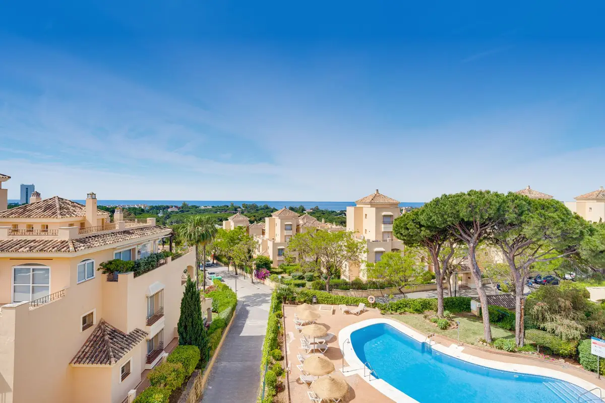 Penthouse Duplex for sale in Elviria — photo 1
