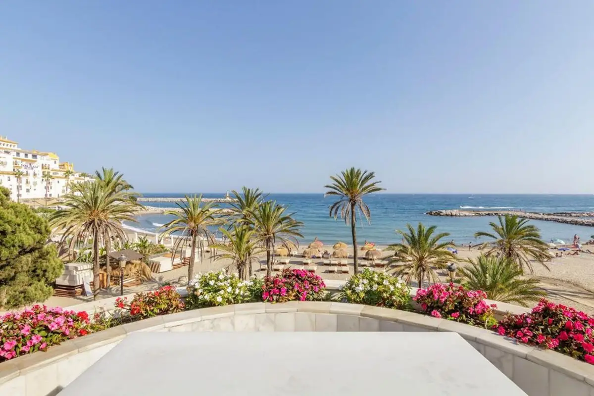 Middle Floor Apartment for sale in Puerto Banús — photo 1