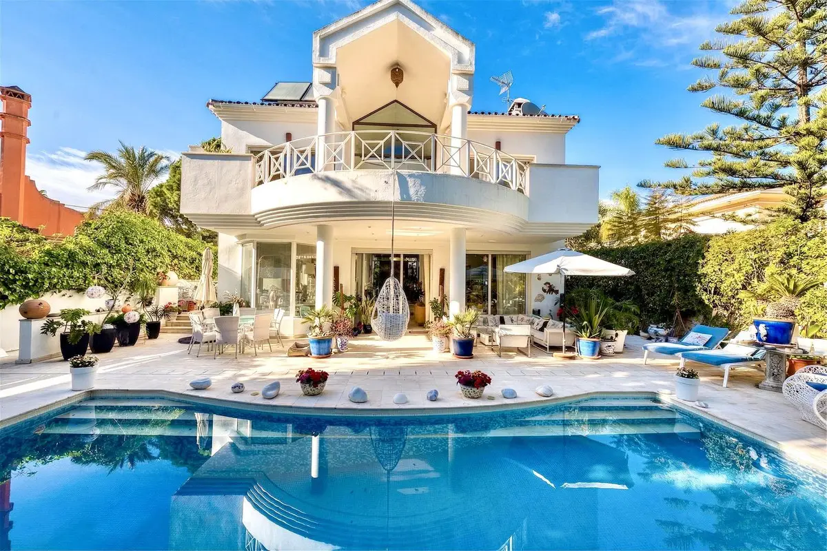 Detached Villa for sale in New Golden Mile — photo 1
