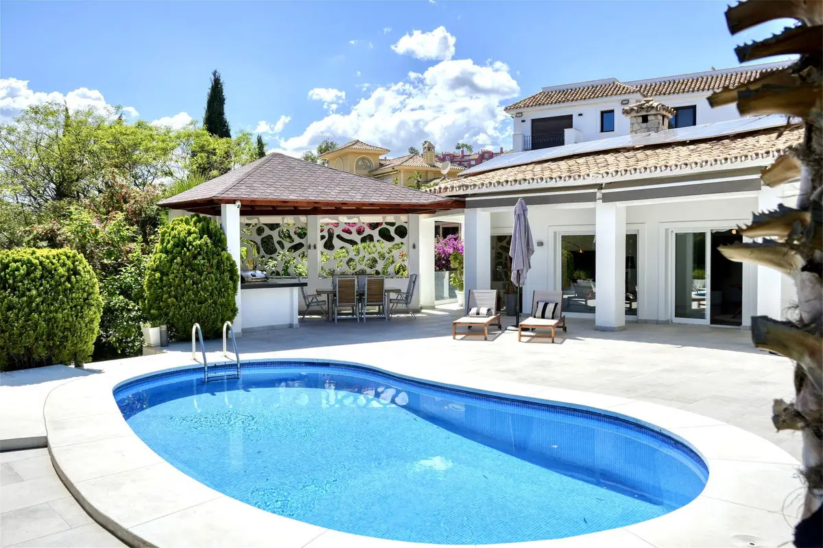 Detached Villa for sale in Benahavís — photo 1