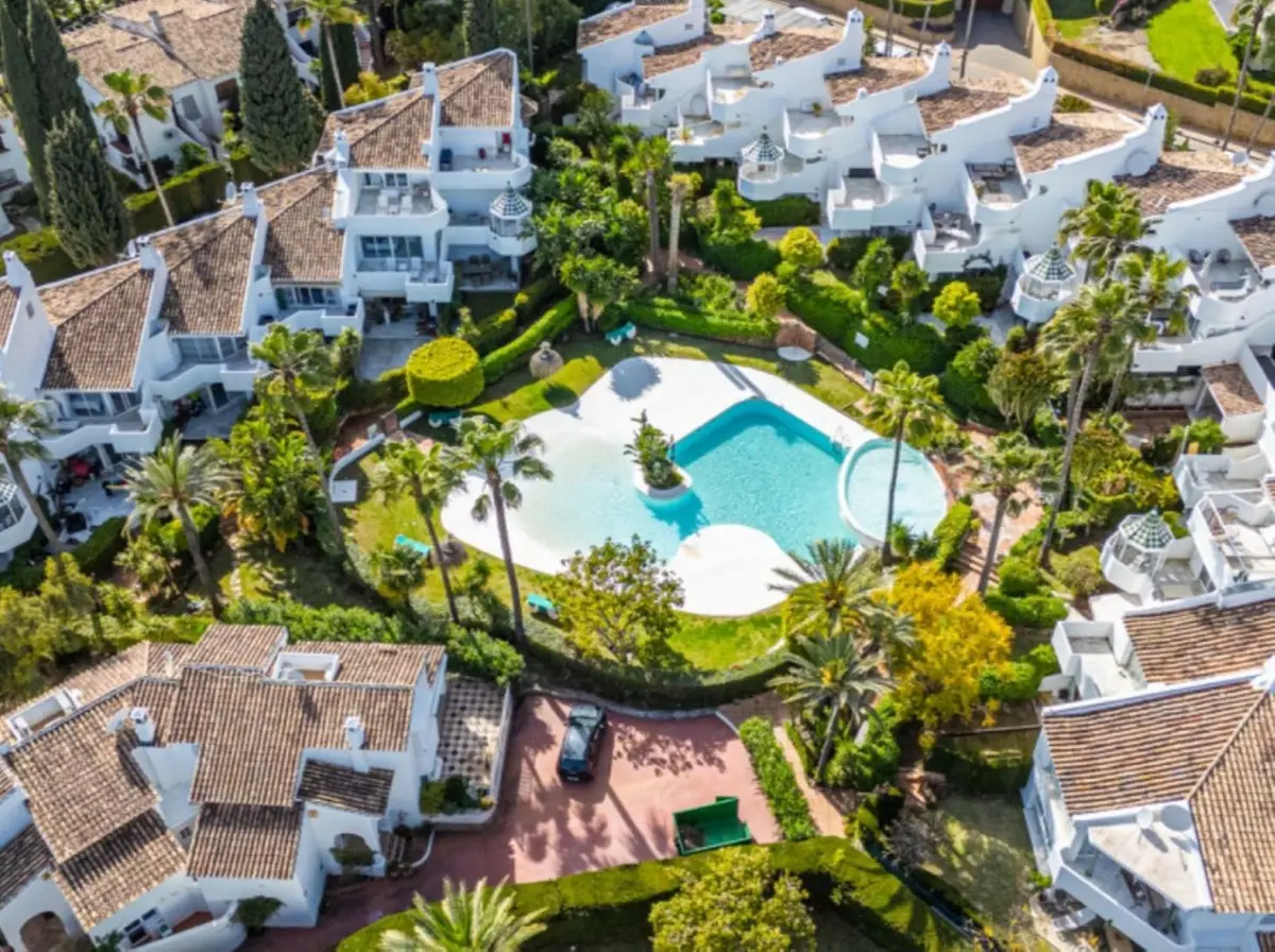 Semi-Detached House for sale in Marbella — photo 1