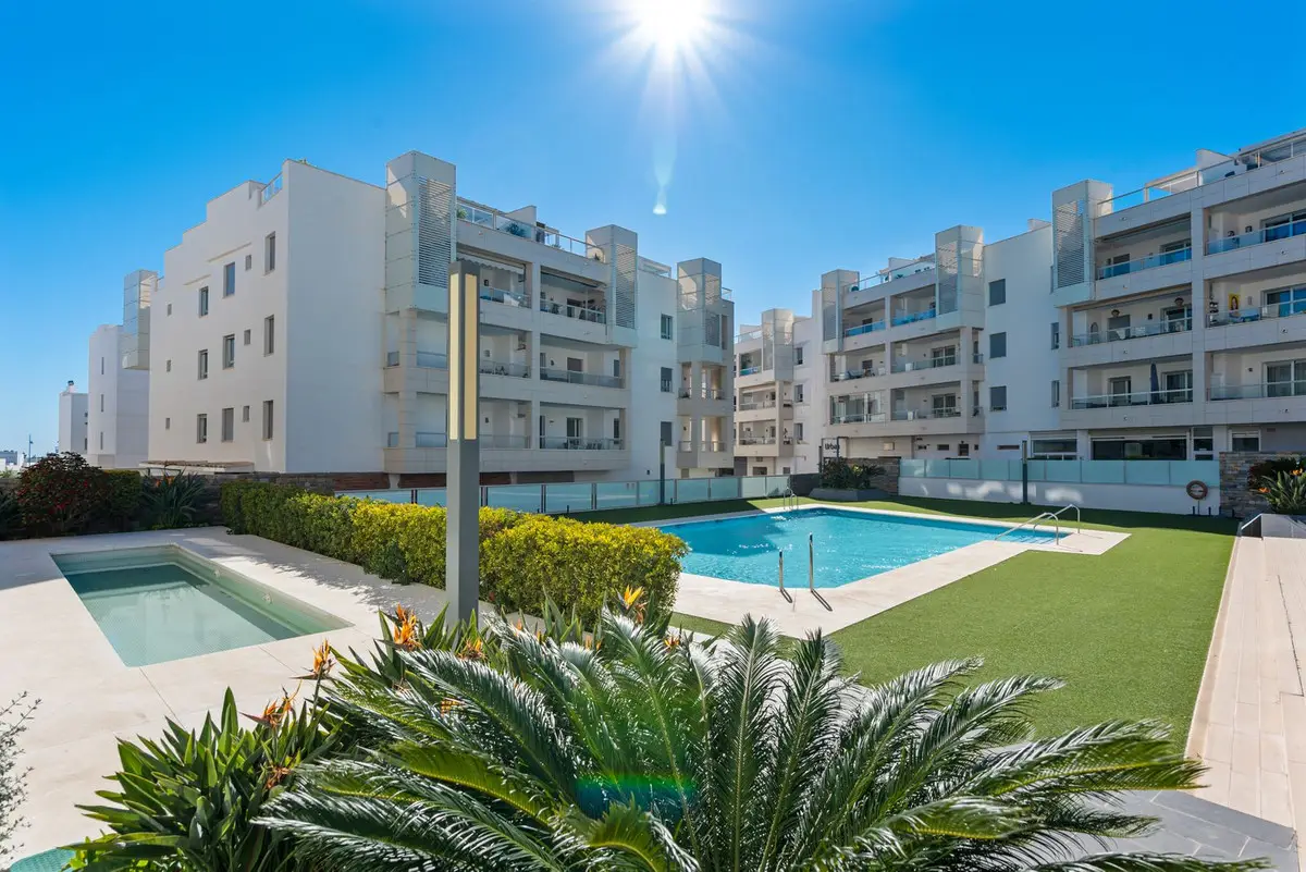 Middle Floor Apartment for sale in San Pedro de Alcántara — photo 1