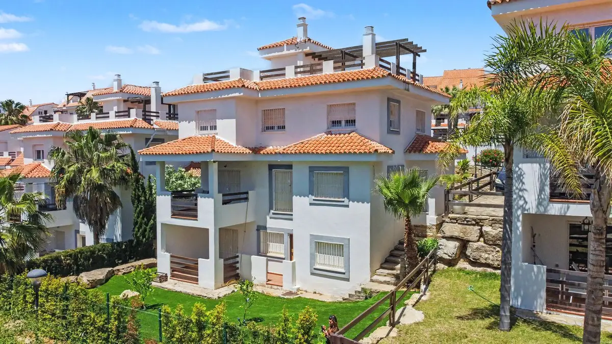 Detached Villa for sale in Manilva — photo 1