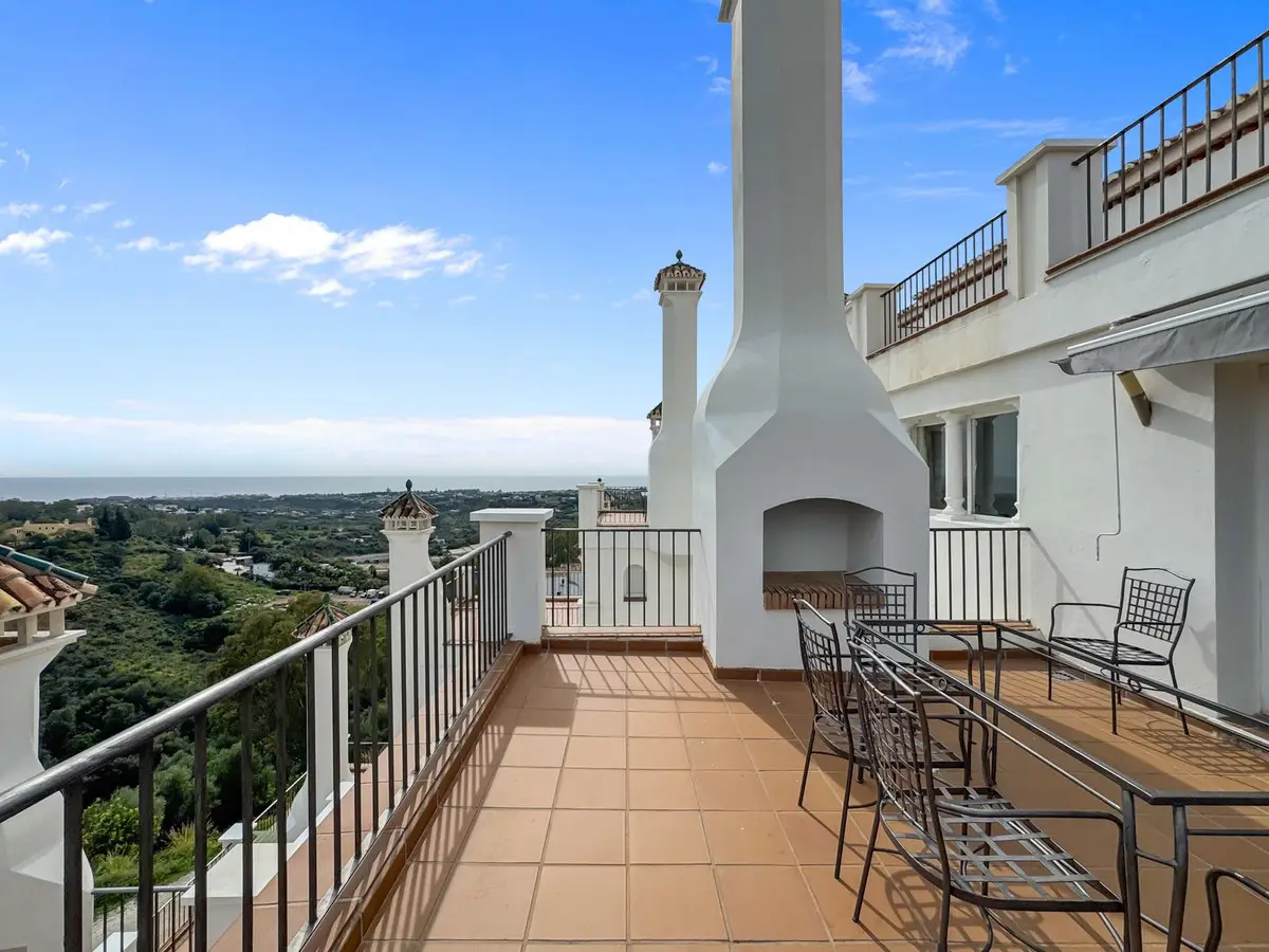 Penthouse Duplex for sale in Estepona — photo 1