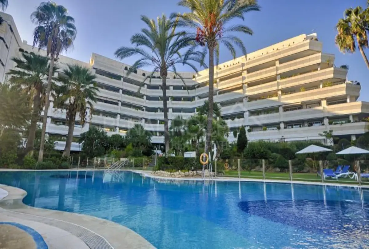 Middle Floor Apartment for sale in Marbella — photo 1