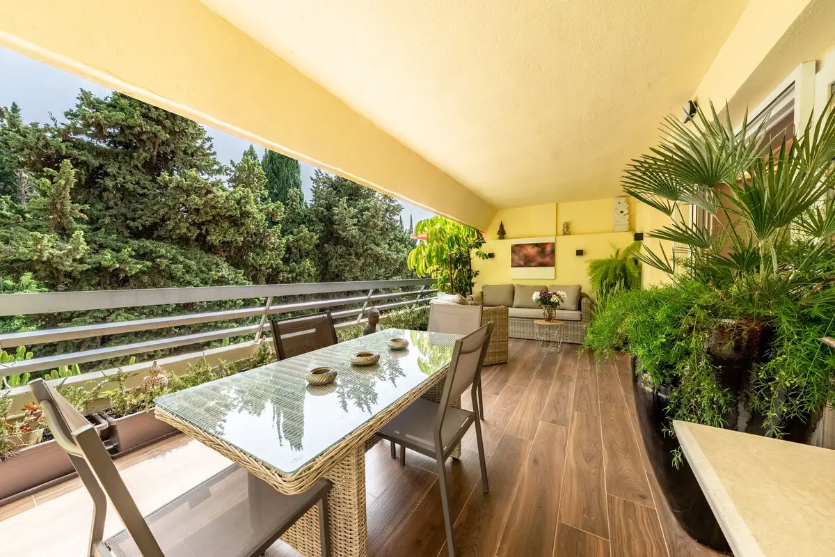 Middle Floor Apartment for sale in Marbella — photo 1