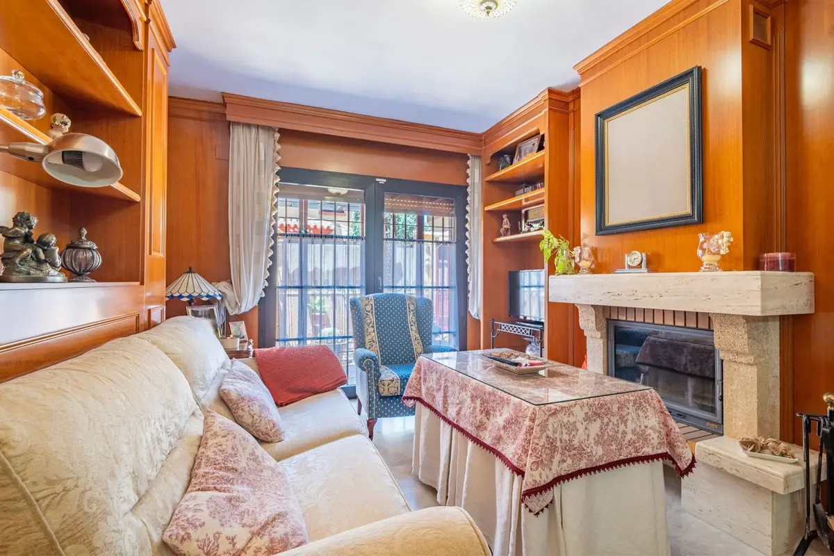 Semi-Detached House for sale in Churriana — photo 1