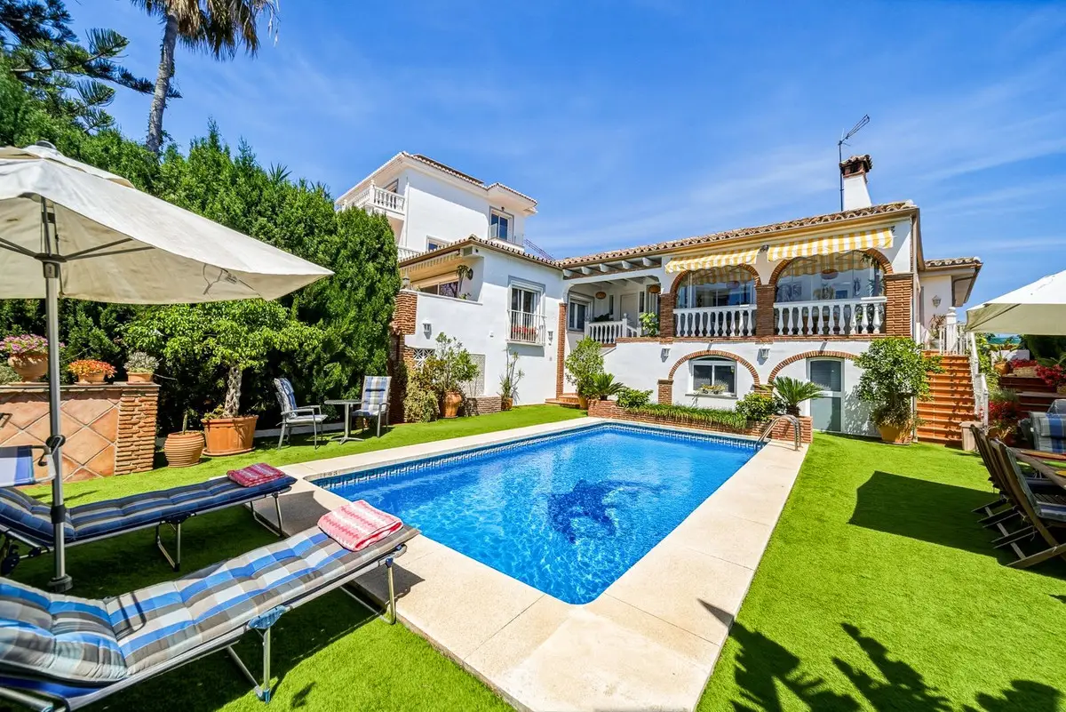Detached Villa for sale in El Chaparral — photo 1