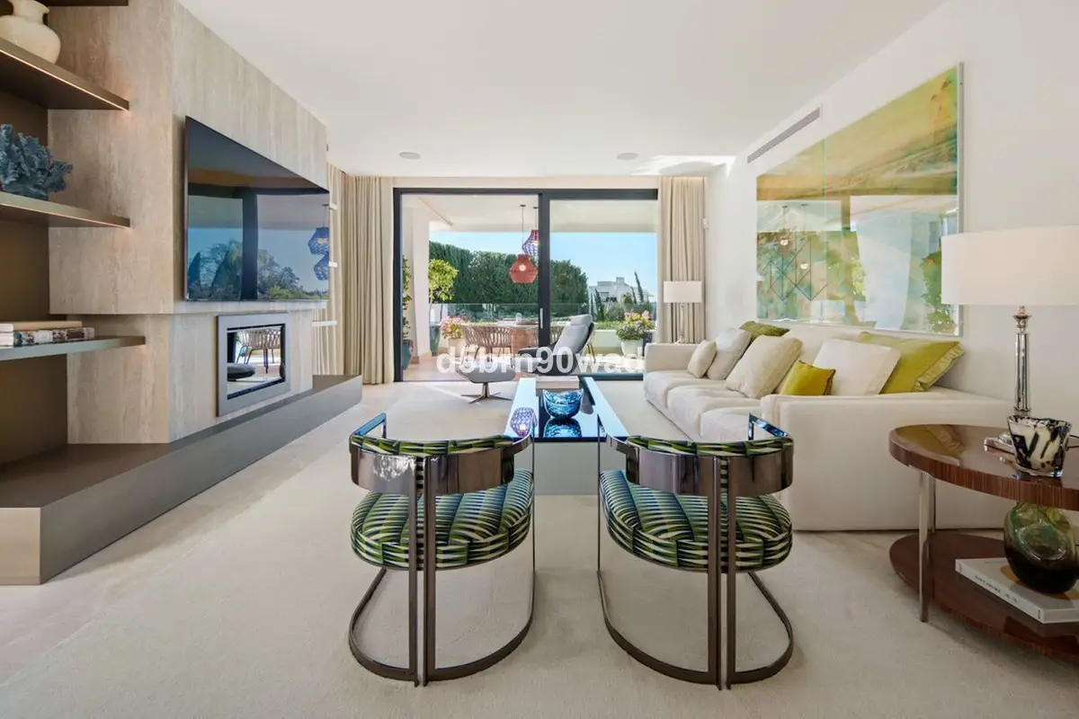 Duplex for sale in Sierra Blanca — photo 1