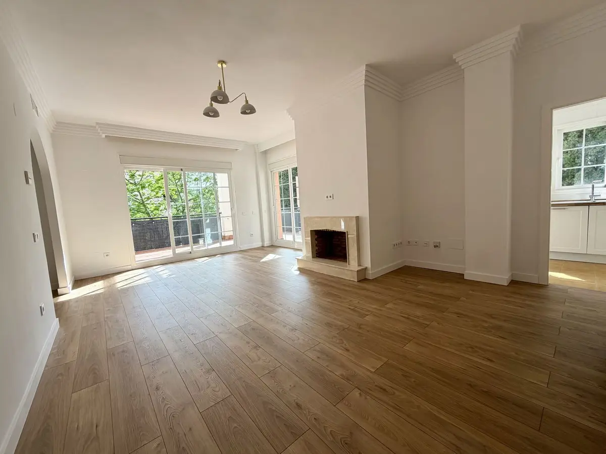 Top Floor Apartment for sale in Nueva Andalucía — photo 1