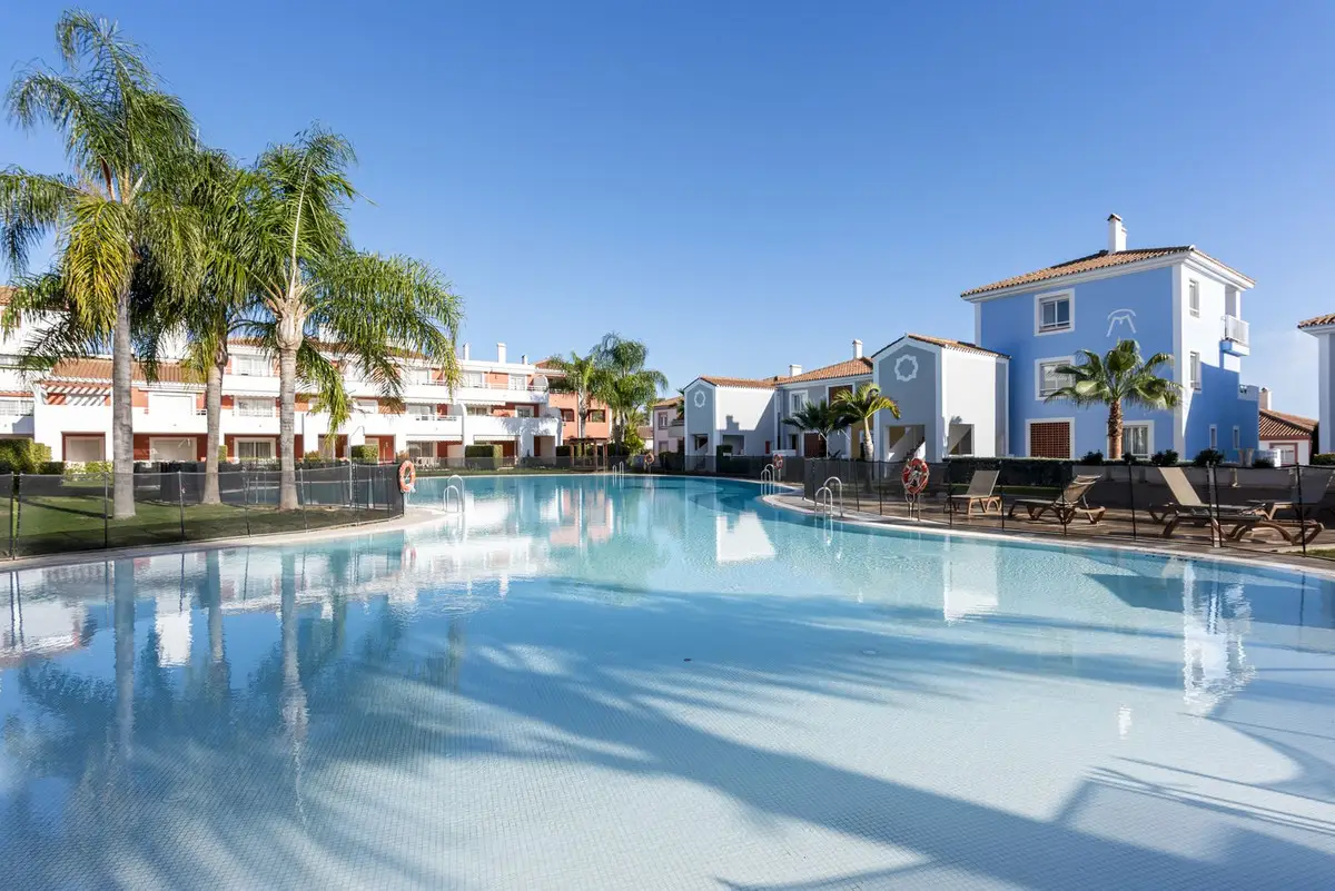 Ground Floor Apartment for sale in Estepona — photo 1
