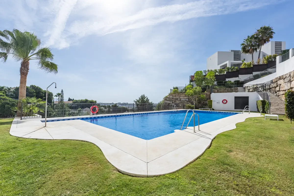 Penthouse Duplex for sale in Benahavís — photo 1