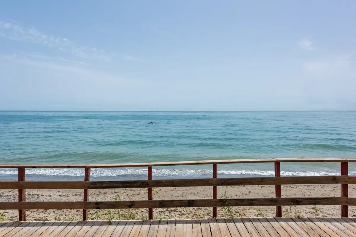 Townhouse for sale in Estepona — photo 1