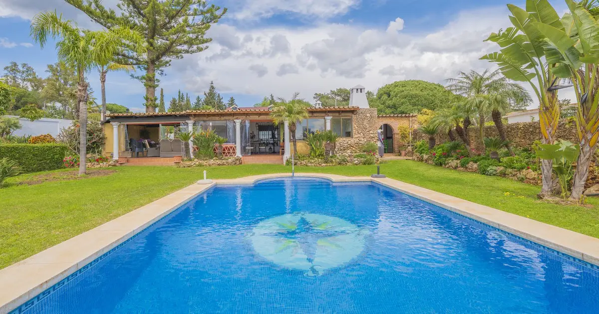 Detached Villa for sale in Las Chapas — photo 1