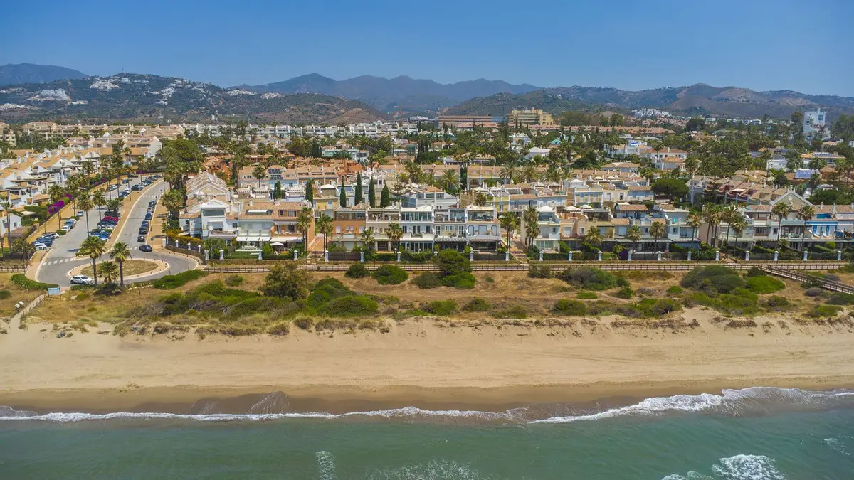 Semi-Detached House for sale in Bahía de Marbella — photo 1