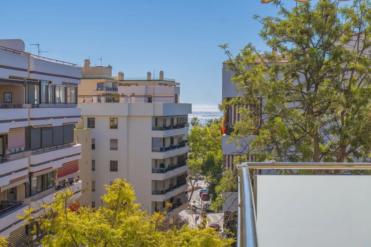 Middle Floor Apartment for sale in Marbella — photo 1