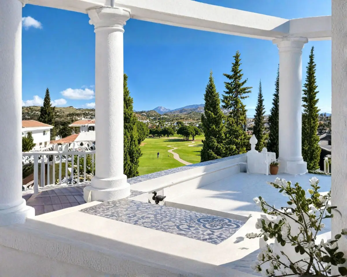 Townhouse for sale in Nueva Andalucía — photo 1