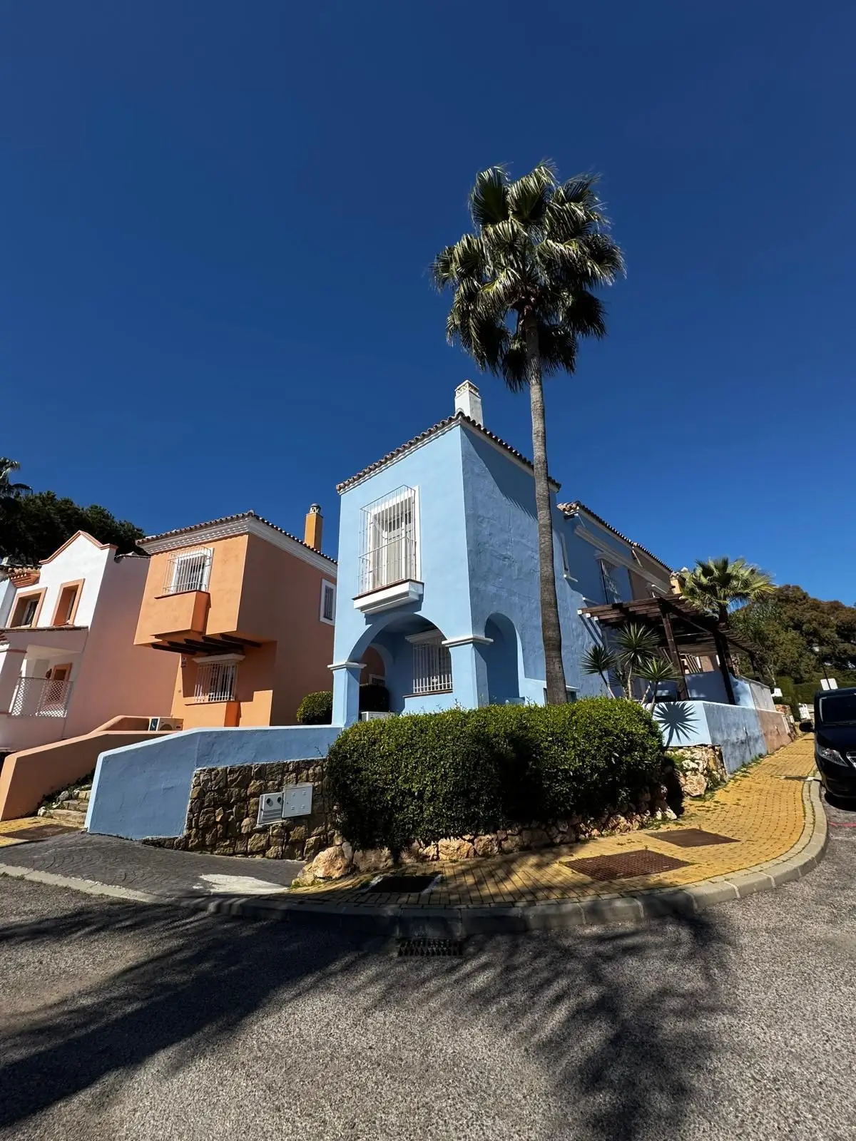 Townhouse for sale in Nueva Andalucía — photo 1