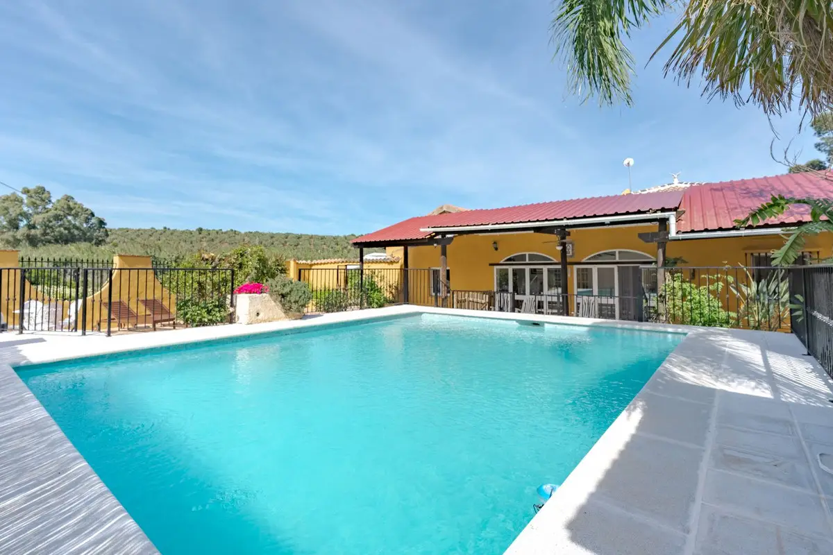 Finca - Cortijo for sale in Coín — photo 1